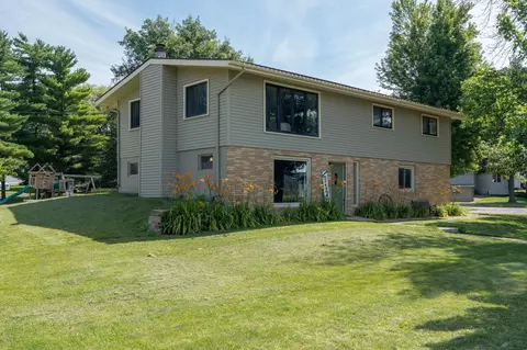 Exterior - 712 Pine St, Nicollet, MN 56074 photo 8 of 13