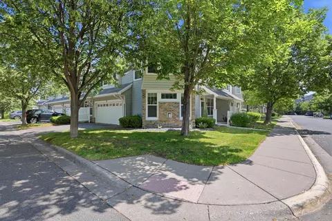 1601 Woodlynn Ave #4, Maplewood, MN 55109