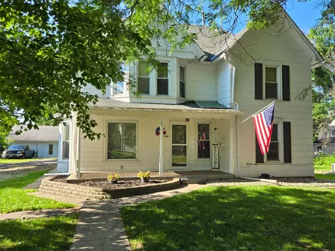 140 E University St, Owatonna, MN 55060