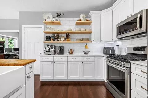 Kitchen - 2615 210th Ave, Marshall, MN 56258 photo 5 of 8