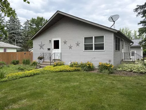 600 Elm Ave, Olivia, MN 56277