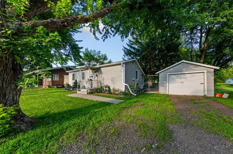 Exterior - 511 Division St, Waterville, MN 56096 photo 5 of 10