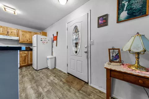 Entry Way - 511 Division St, Waterville, MN 56096 photo 2 of 4