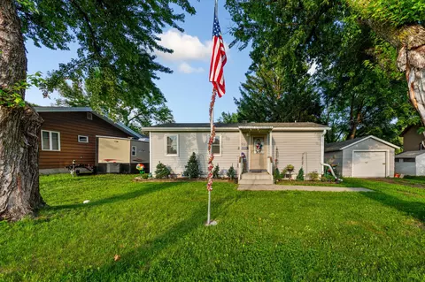 Exterior - 511 Division St, Waterville, MN 56096 photo 4 of 10