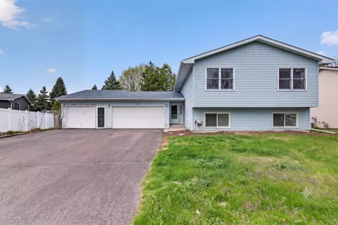 7748 Cayenne Plz W, Woodbury, MN 55125