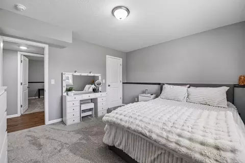 Bedroom - 2131 River Bend Trl, Mayer, MN 55360 photo 4 of 6