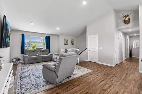 Entry Way - 2131 River Bend Trl, Mayer, MN 55360 photo 2 of 2