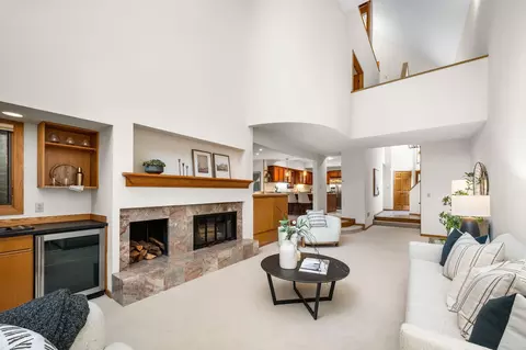 Living - 6658 Smithtown Rd, Excelsior, MN 55331 photo 3 of 4