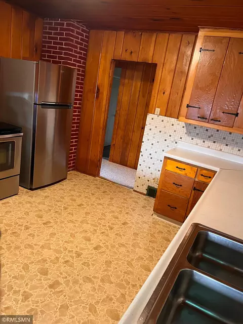 Kitchen - 1111 E Camp St, Ely, MN 55731 photo 6 of 9