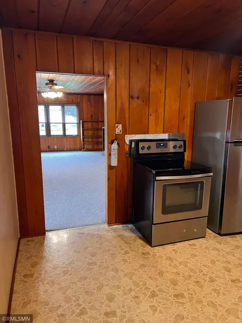 Entry Way - 1111 E Camp St, Ely, MN 55731 photo 2 of 3