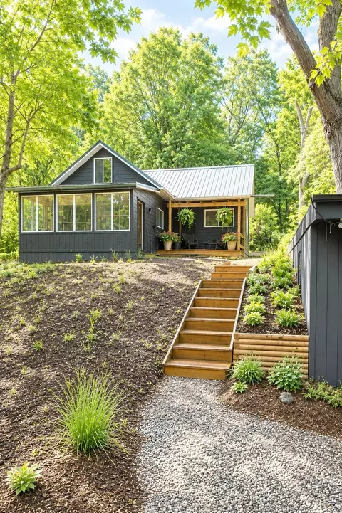 6711 Mohawk Dr, Chanhassen, MN 55317