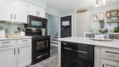 Kitchen - 2952 8th Ave, Chetek, WI 54728 photo 3 of 4