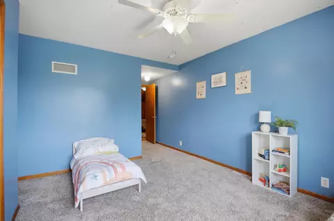Bedroom - 904 14th Ave SE, Austin, MN 55912 photo 5 of 6