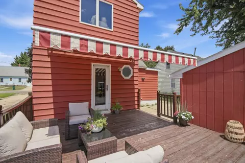 Exterior - 904 14th Ave SE, Austin, MN 55912 photo 8 of 10