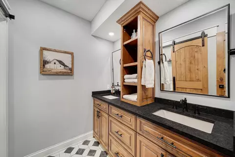 Bath - 8524 Haeg Dr, Bloomington, MN 55431 photo 6 of 7