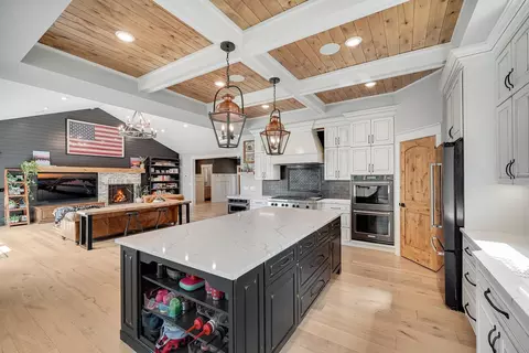 Kitchen - 8524 Haeg Dr, Bloomington, MN 55431 photo 3 of 5