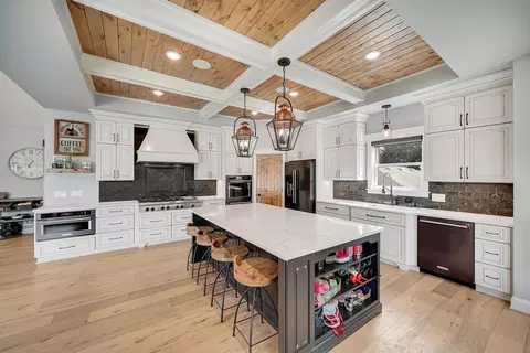 Kitchen - 8524 Haeg Dr, Bloomington, MN 55431 photo 2 of 5
