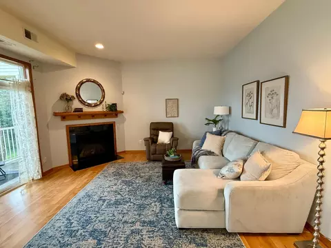 1244 County Road D E #102, Maplewood, MN 55109