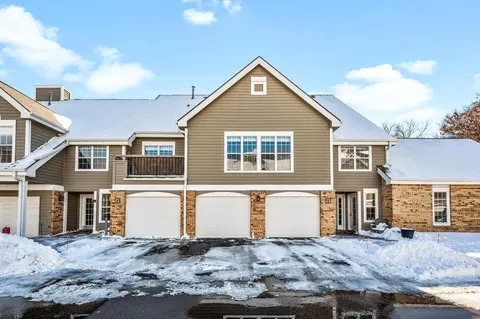 6020 Chasewood Pkwy #203, Hopkins, MN 55343