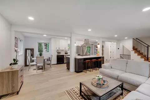 15801 Day Pl, Minnetonka, MN 55345