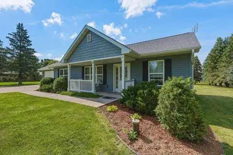 1423 County Road Gg, New Richmond, WI 54017