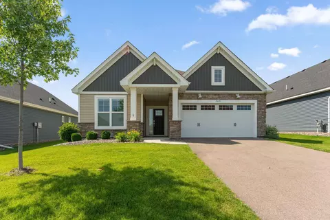 7609 Upper 38th St N, Oakdale, MN 55128