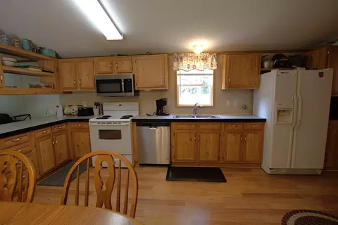 Kitchen - 35054 Moonlight Dr, Cushing, MN 56443 photo 2 of 4