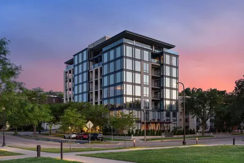 301 Kenwood Pkwy #601, Minneapolis, MN 55403