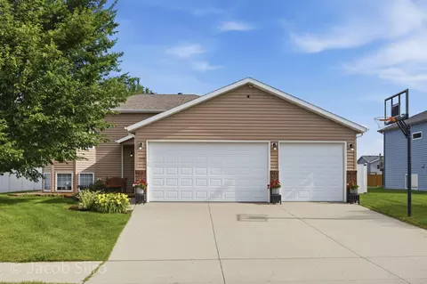 1268 39th Ave S, Moorhead, MN 56560