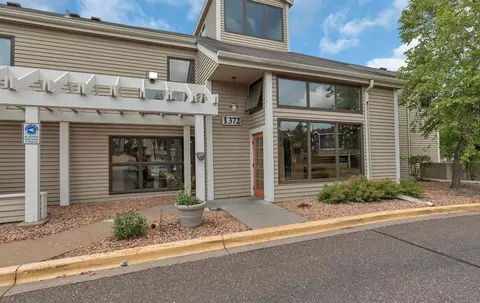 1372 Carling Dr #306, Saint Paul, MN 55108