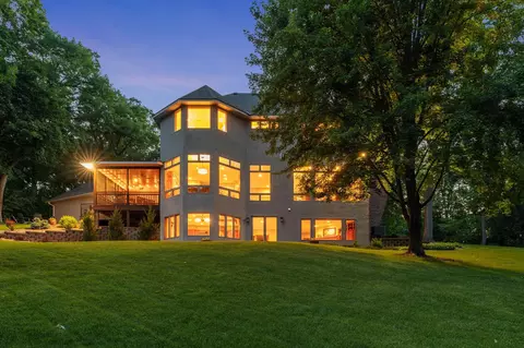 720 Timber Ln, Shoreview, MN 55126