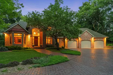 720 Timber Ln, Shoreview, MN 55126