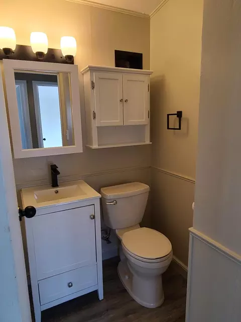Bath - 14 Hemlock Cir, Babbitt, MN 55706 photo 1 of 2