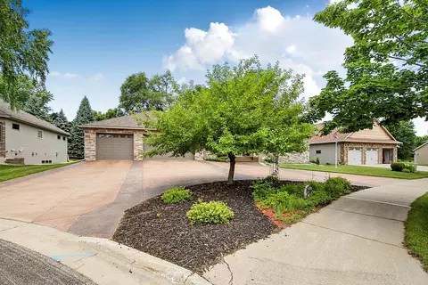 Exterior - 2011 Temminck Rd, Saint Cloud, MN 56301 photo 5 of 12