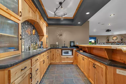 Kitchen - 2011 Temminck Rd, Saint Cloud, MN 56301 photo 7 of 7