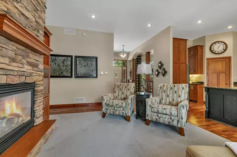 Living - 2011 Temminck Rd, Saint Cloud, MN 56301 photo 4 of 5