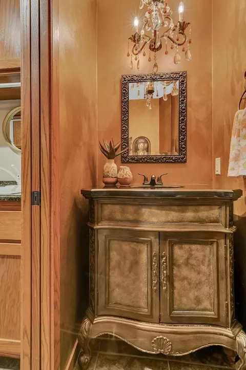Bath - 2011 Temminck Rd, Saint Cloud, MN 56301 photo 6 of 7