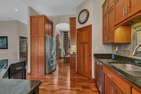 Kitchen - 2011 Temminck Rd, Saint Cloud, MN 56301 photo 5 of 7