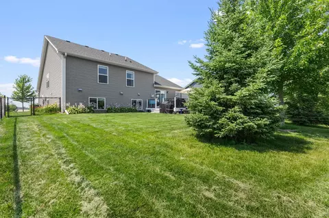 Exterior - 1131 Stonebridge Path, Jordan, MN 55352 photo 5 of 10