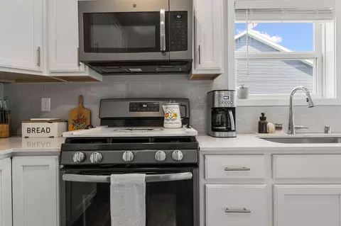 Kitchen - 1131 Stonebridge Path, Jordan, MN 55352 photo 3 of 4