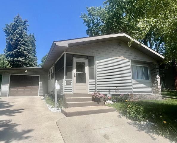 415 4th St N, Sauk Rapids, MN 56379