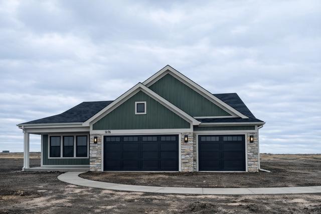 8827 63rd St S, Cottage Grove, MN 55016