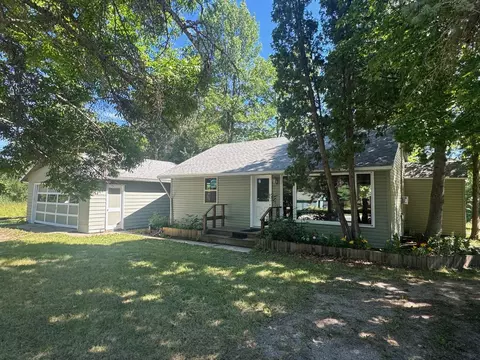 522 Main St E, Tenstrike, MN 56683