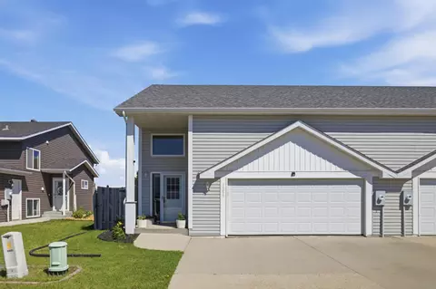 1255 4th St NW, West Fargo, ND 58078