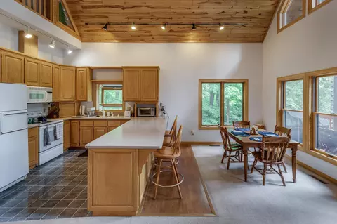 Kitchen - 7936 Templer Point Dr NW, Walker, MN 56484 photo 2 of 3
