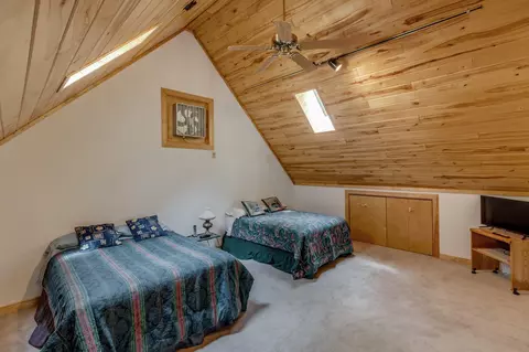 Bedroom - 7936 Templer Point Dr NW, Walker, MN 56484 photo 2 of 7
