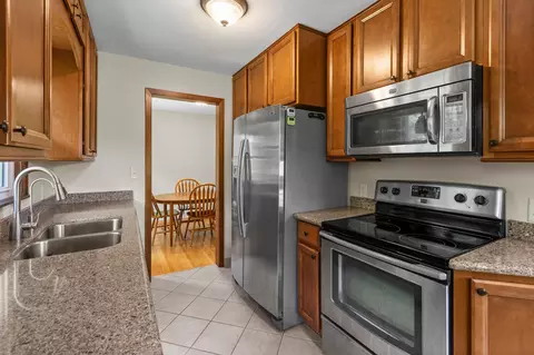 Kitchen - 3255 Highway 55, Eagan, MN 55121 photo 2 of 3
