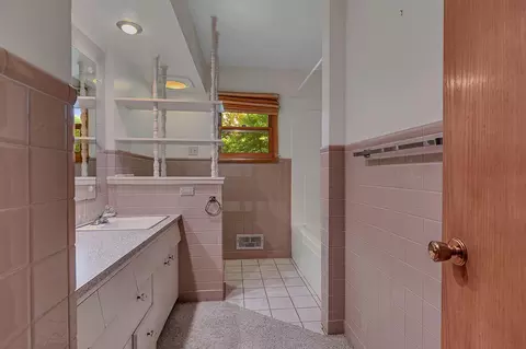 Bath - 10 Allendale Dr, Saint Cloud, MN 56301 photo 1 of 3