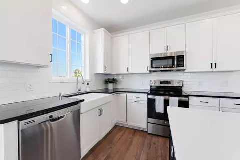 Kitchen - 3927 Founders Path, Chaska, MN 55318 photo 5 of 6