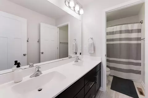 Bath - 3927 Founders Path, Chaska, MN 55318 photo 5 of 6